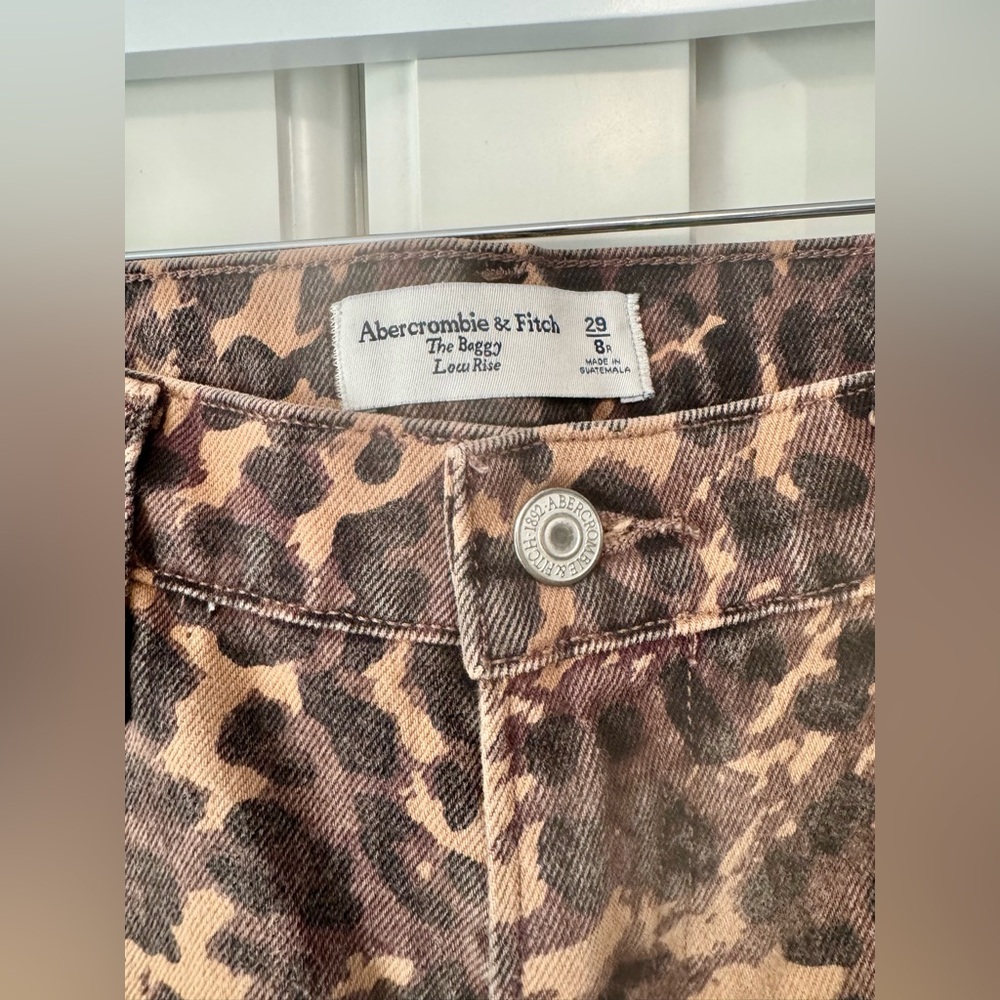 Abercrombie & Fitch Baggy Low Rise Leopard Print Jeans Size:29 - Picture 9 of 10